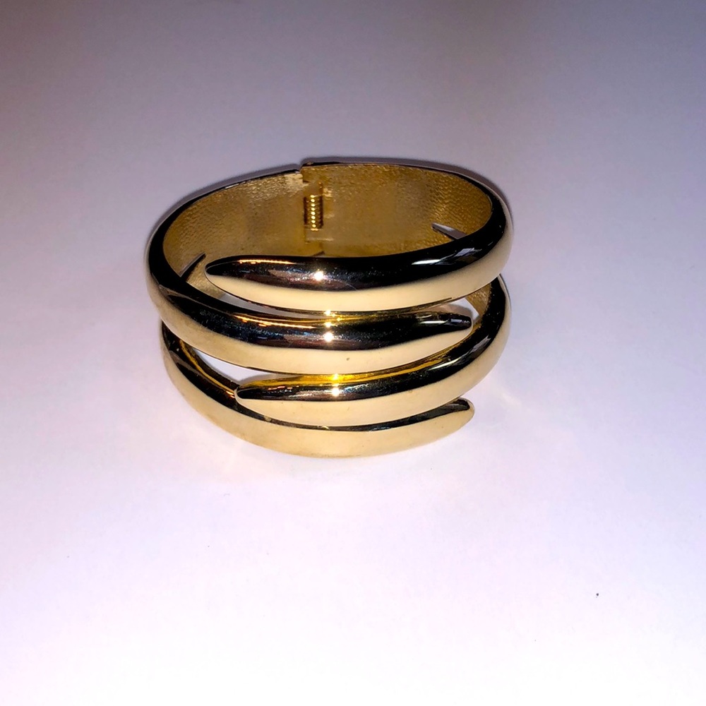 Gold Tone Spring Hinge Bracelet
